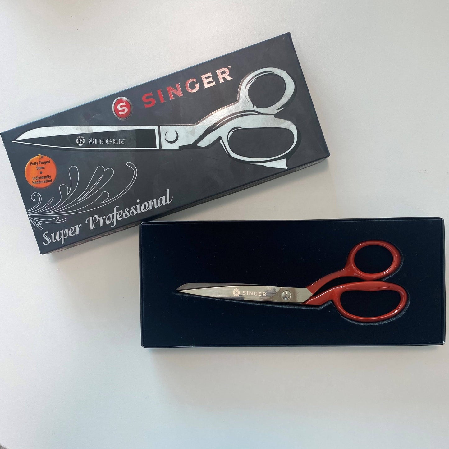 Singer Super Professional 8" Serrated Shears (Red Handle)