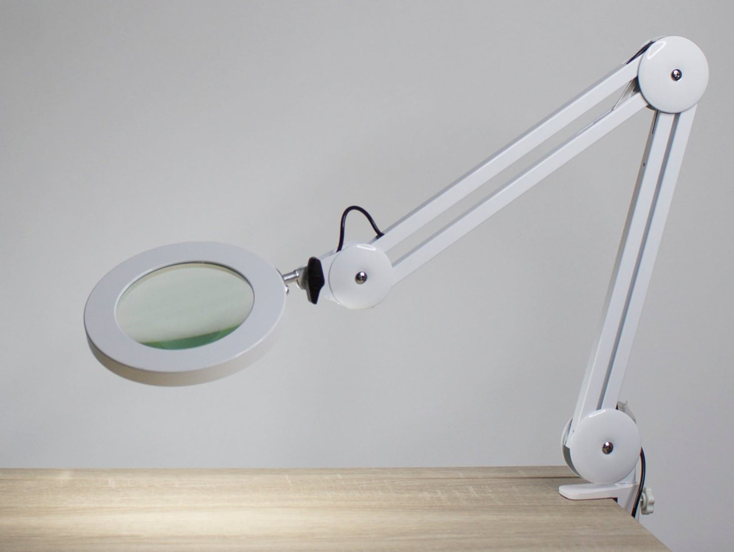 Native Lighting - White Chameleon Mini USB Lamp (1.75x magnification with dimmable 3 colour temperatures)