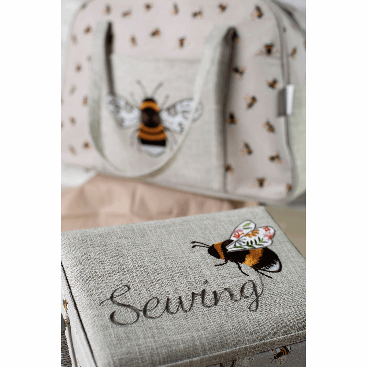 Embroidered Bee Sewing Machine Bag