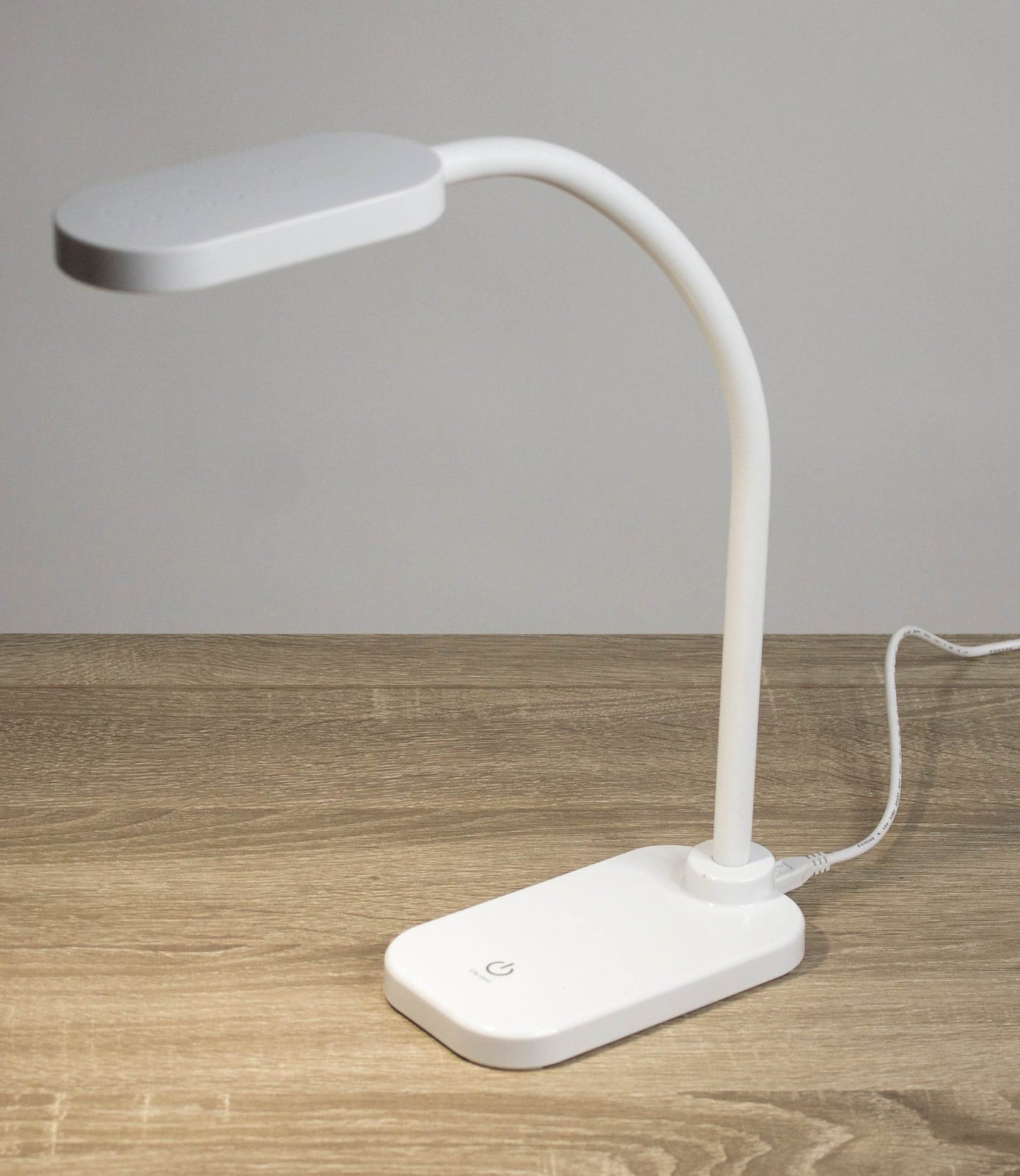 Native Lighting - LED Spotlight Desk Lamp (lightweight with daylight LED. Flexible goose neck - USB powered)