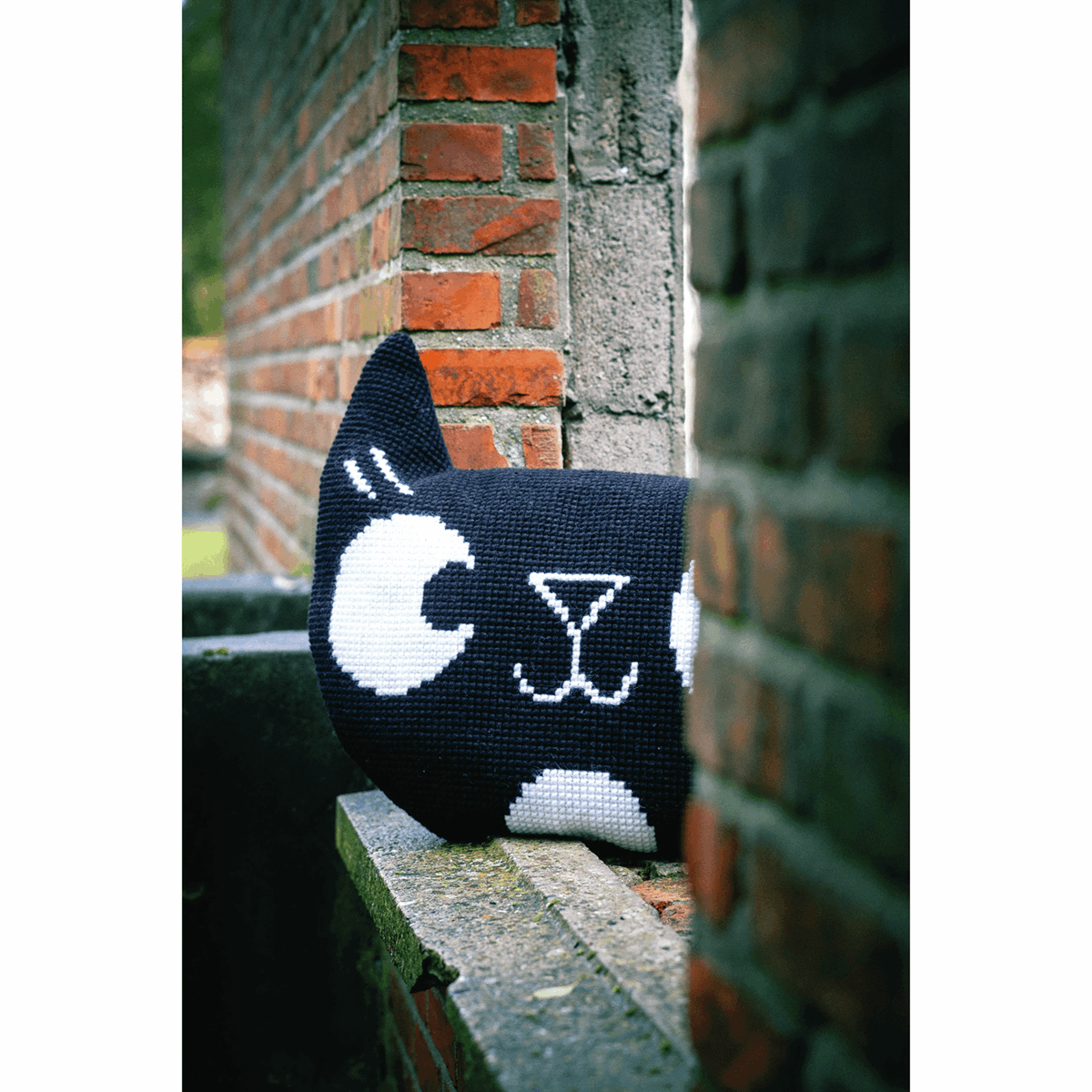 Vervaco Cross Stitch Cushion Kit - Eva Mouton: Black Cat
