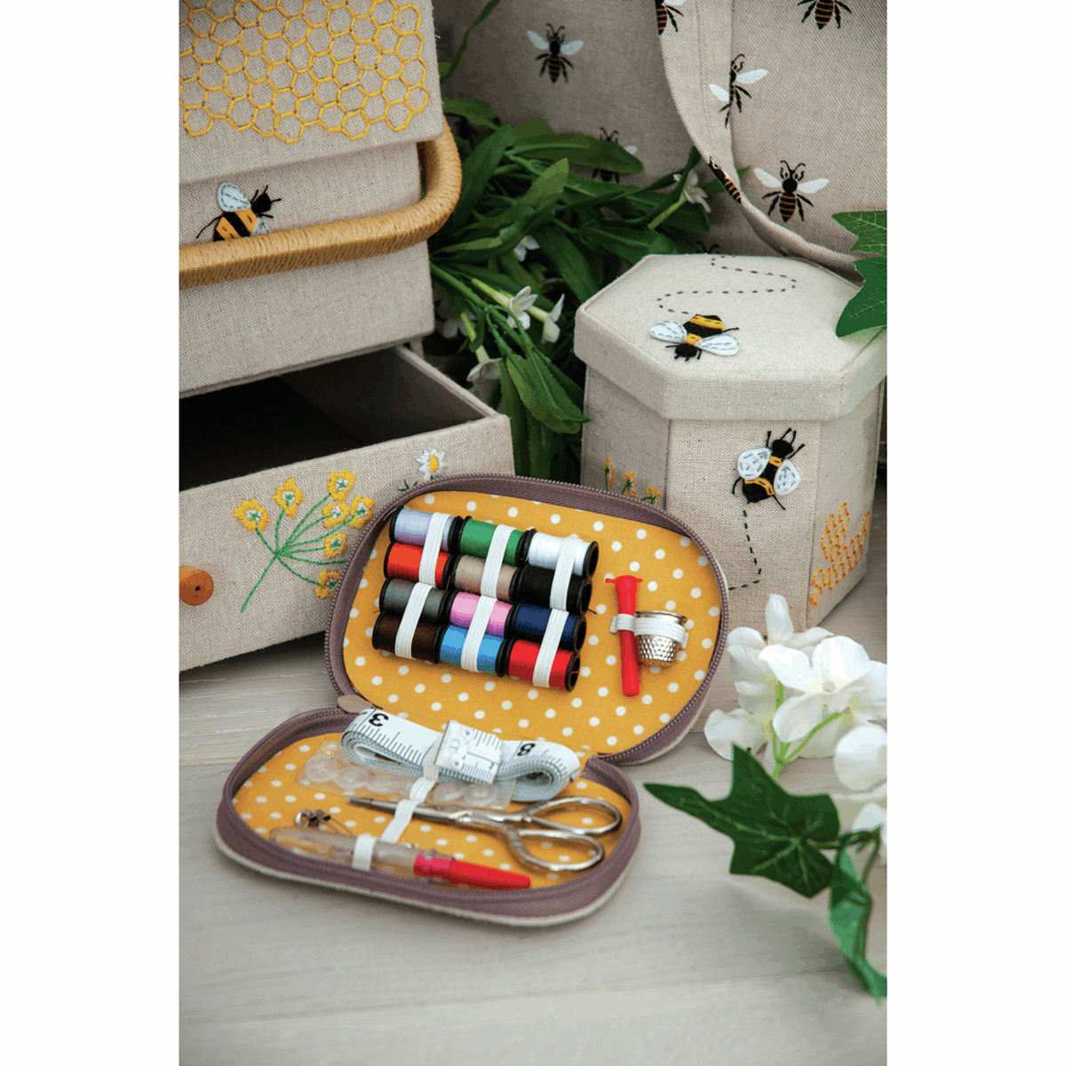 Zip Case Sewing Kit - Appliqué Bee