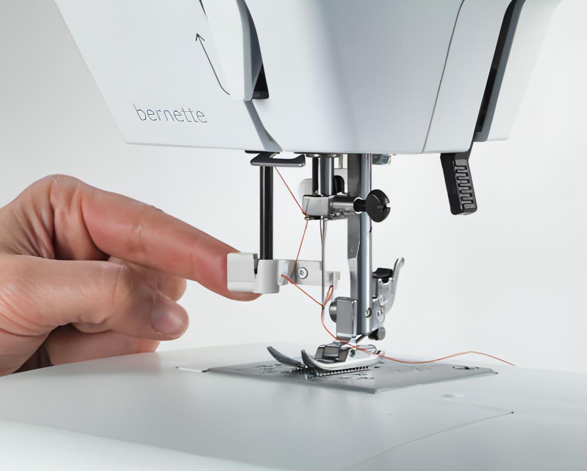 bernette by BERNINA b33 Sewing Machine - Ex Display