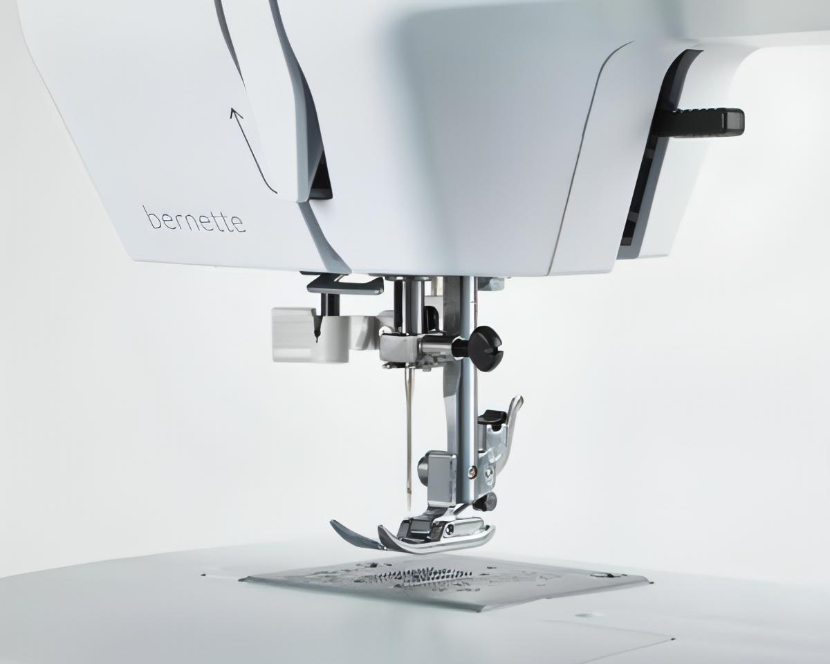 bernette by BERNINA b33 Sewing Machine - Ex Display