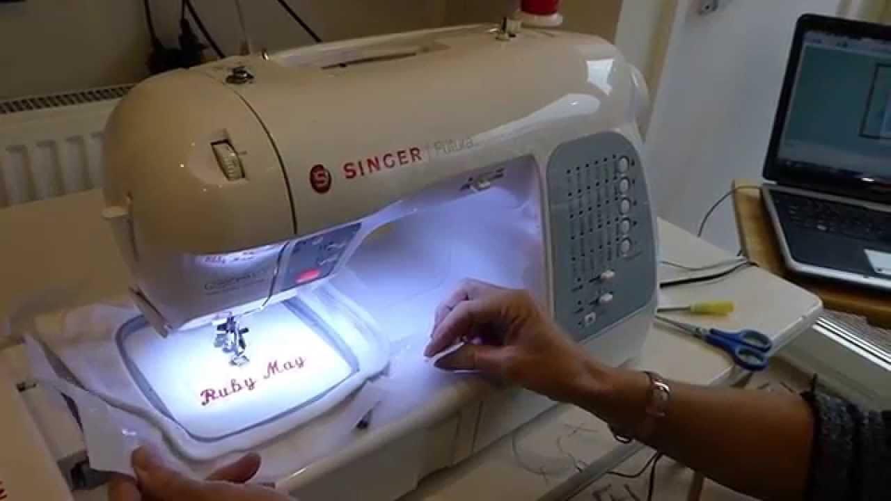 Singer Futura XL400 - Sewing & Embroidery Machine - Ex Display