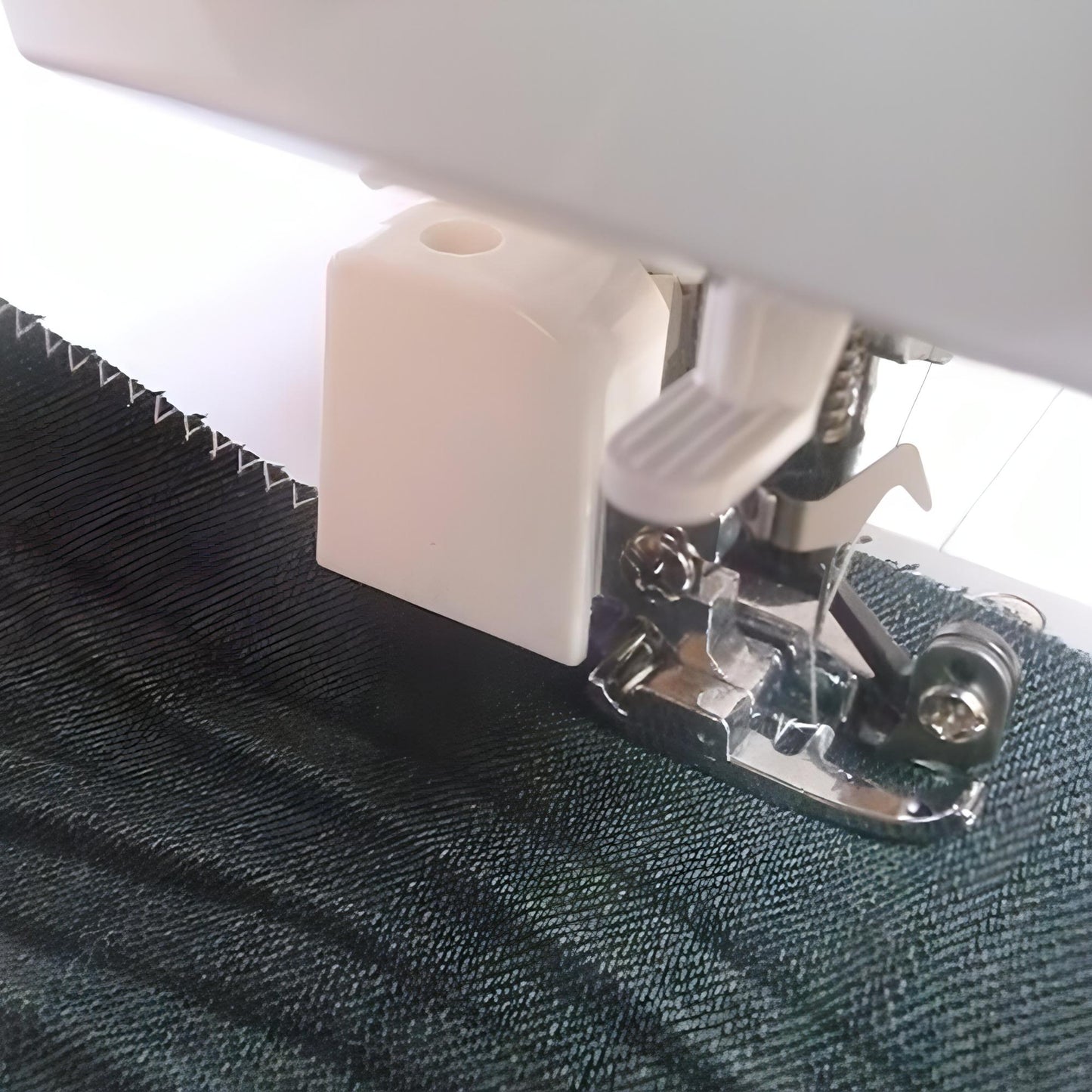 Side Cutter Overlocking Foot Attachment for Singer Sewing