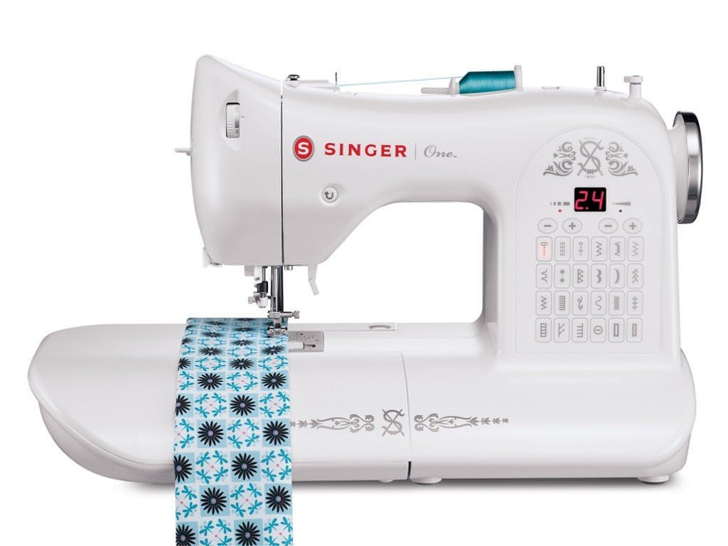 Singer One Plus (1+) Sewing Machine - Good as New